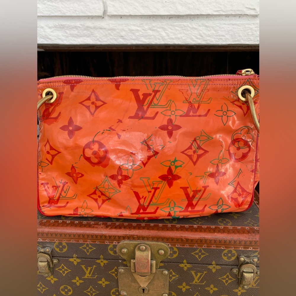 Louis Vuitton Red and Gold Shoulder Bag - Picture 2 of 2